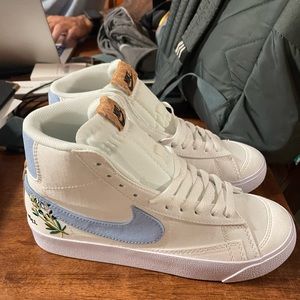 Nike Blazer Mid ‘77 SE Indigo